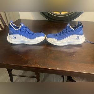 Under Armor Curry Flow 8. - Size 11.5